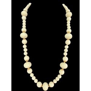 Vintage Lucite Necklace From The 50's to 60's Excellent Condition‎ Larger Beads